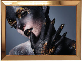 Peinture De Femme Maquillage Noir Or